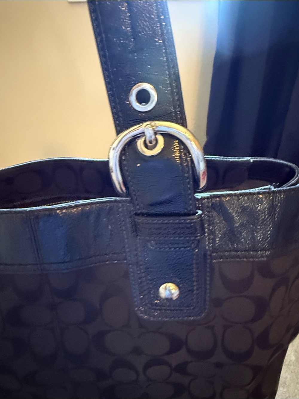 Coach pleated Soho in Black Signature - Picture 7 of 16